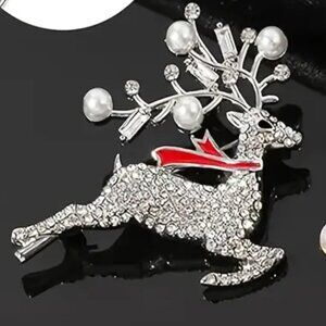 NWOT - Elegant White & Golden Deer Brooch Pin with Combo Display Case